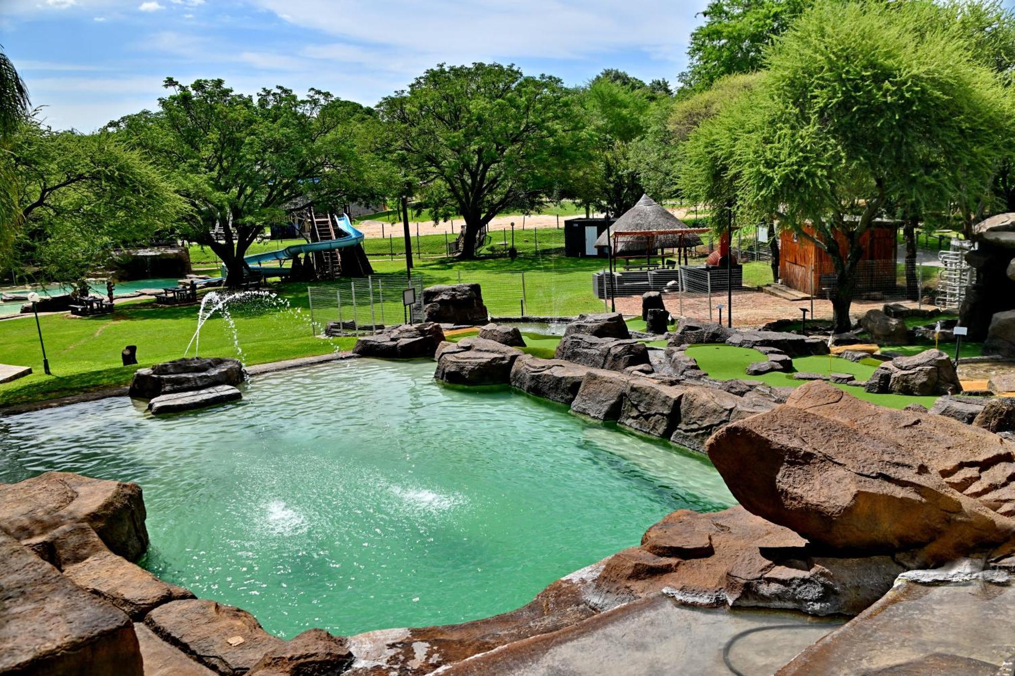 Seasons Golf, Leisure, Spa Hartbeespoort Luaran gambar